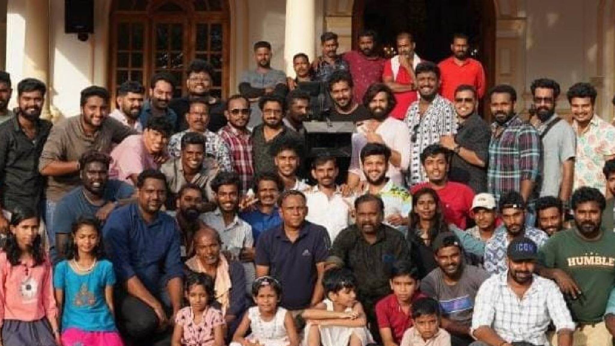 സണ്ണി വെയ്ൻ, സൈജു കുറുപ്പ് ചിത്രം 'റിട്ടൺ ആന്റ് ഡയറക്ടഡ്  ബൈ ഗോഡ്' ഷൂട്ടിംഗ് പൂർത്തിയായി