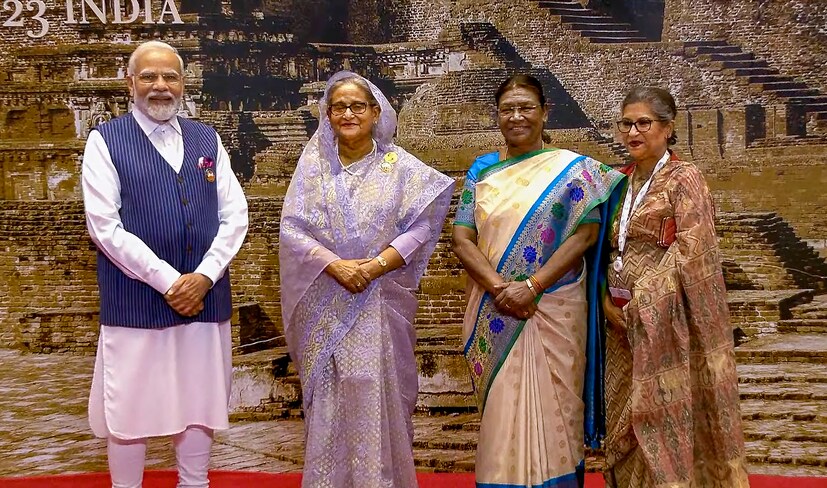  ബംഗ്ലാദേശ് പ്രധാനമന്ത്രി ഷെയ്ഖ് ഹസീനയെ( Sheikh Hasina) ഇന്ത്യൻ പ്രസിഡന്റ് ആതിഥേയത്വം വഹിച്ച ജി20 അത്താഴവിരുന്നിന് സ്വാഗതം ചെയ്യുന്നു.