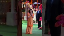 ആന്റലിയയിലെ ഗണേശ ചതുര്‍ത്ഥി ആഘോഷത്തില്‍ പ്രാര്‍ത്ഥന നിരതയായി  നിതാ അംബാനി