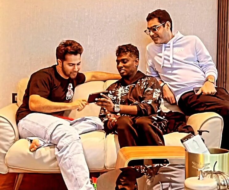  വരുൺ ധവാനാണ് പുതിയ ചിത്രത്തിൽ നായകനായി എത്തുന്നത്. നയൻതാരയെ ബോളിവുഡിൽ അവതരിപ്പിച്ചതിനു പിന്നാലെ പുതിയ ചിത്രത്തിലും ആറ്റ്ലീ നായികയെ തിരഞ്ഞെടുത്തിരിക്കുന്നത് തെന്നിന്ത്യയിൽ നിന്നു തന്നെയാണ്.