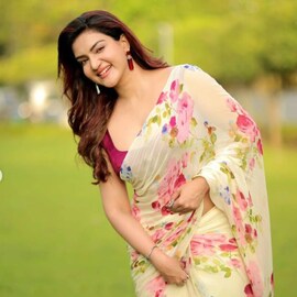 Honey Rose | ഇന്ന് ലക്ഷങ്ങൾ വാങ്ങുന്ന ഹണി റോസിന് ആദ്യ പ്രതിഫലമായി കവറിൽ വിനയൻ നൽകിയ തുക