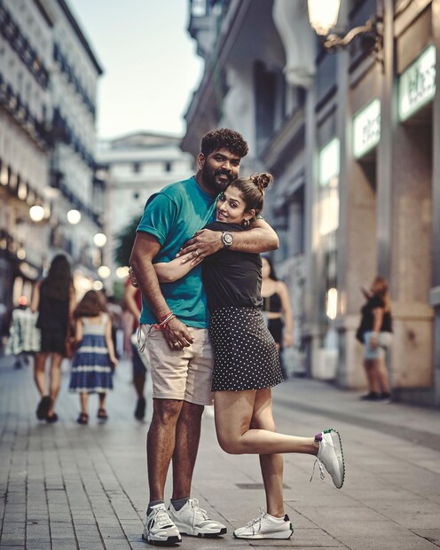  ഇന്ന് നയൻതാരയുടെ ഭർത്താവ് വിഗ്നേഷ് ശിവന്റെ ജന്മദിനം കൂടിയാണ്. മക്കളായ ഉയിരും ഉലഗവും പിറന്ന ശേഷം വിക്കിയുടെ ജന്മദിനം ആദ്യമായാണ് അവർ കൊണ്ടാടുന്നത്