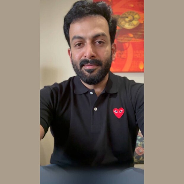  കഴിഞ്ഞ ദിവസം L2 എമ്പുരാന്റെ ഒരു പുതിയ അപ്ഡേറ്റ് ഇന്നിറങ്ങും എന്ന വിവരം പൃഥ്വിരാജ് പുറത്തുവിട്ടിരുന്നു. സിനിമയുടെ ഷൂട്ടിംഗ് ഒക്ടോബർ മാസത്തിൽ ആരംഭിക്കും എന്ന് സ്ഥിരീകരിക്കാത്ത റിപ്പോർട്ടുകളുണ്ട്. അങ്ങനെയാകാനാണ് സാധ്യത എന്ന് പൃഥ്വിരാജ് പുതിയ പോസ്റ്റിനു നൽകിയ ഹാഷ്ടാഗുകളിൽ നിന്നും വായിച്ചെടുക്കാം (തുടർന്ന് വായിക്കുക)