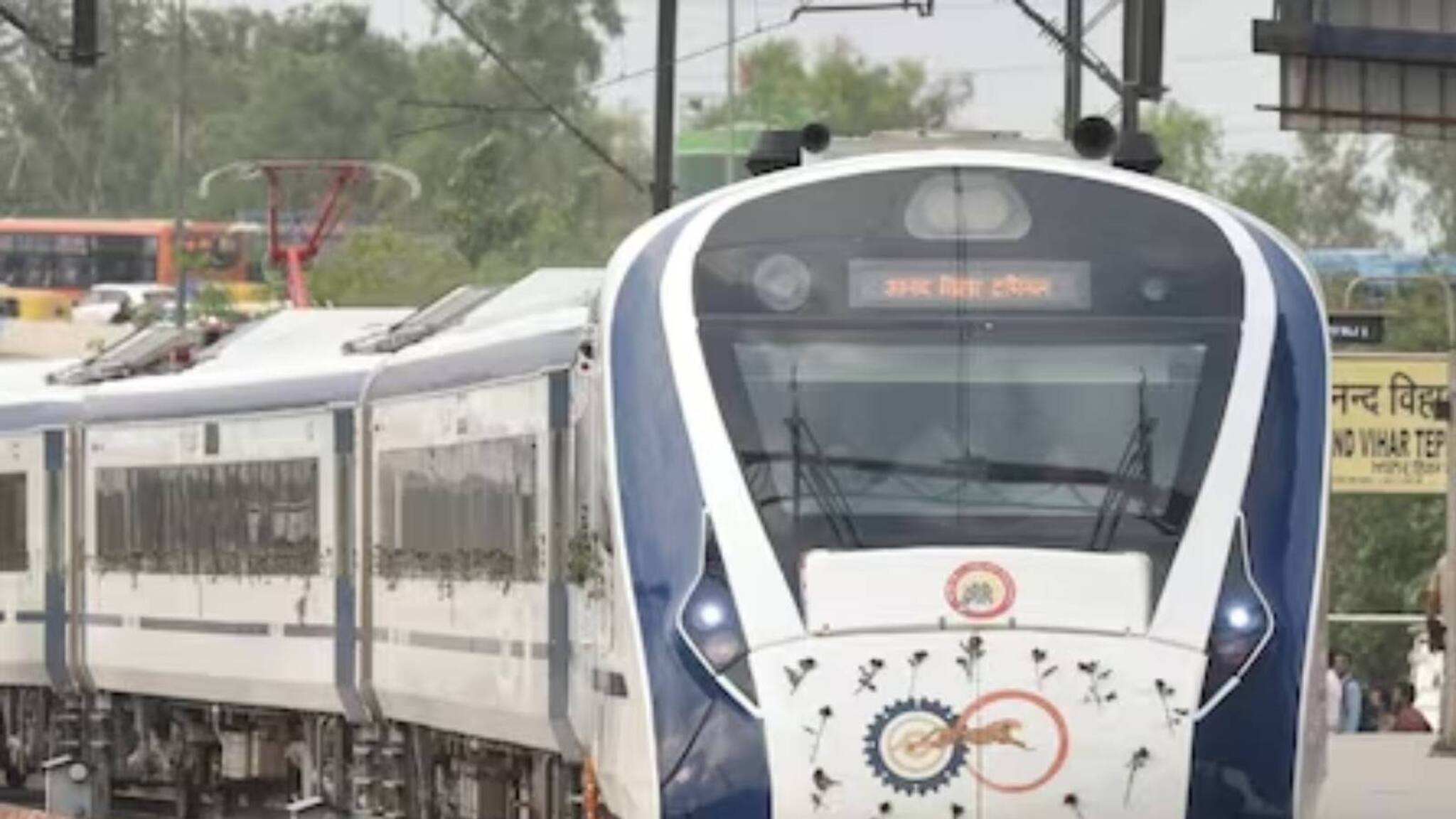 വരുന്നൂ വന്ദേ ഭാരത് അൾട്രാ മോഡേൺ സ്ലീപ്പർ ട്രെയിനുകൾ : ആദ്യ സെറ്റ് ട്രെയിനുകൾ മാർച്ചിൽ പരീക്ഷണ ഓട്ടം നടത്തും