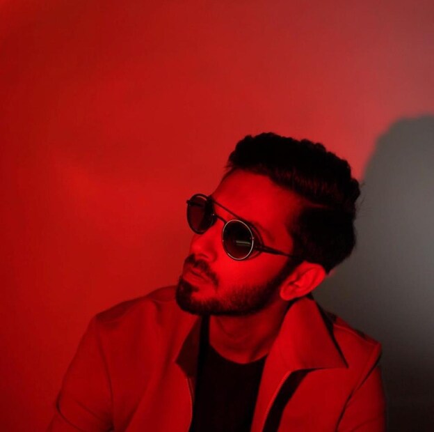  വിജയ് നായകനാകുന്ന ലിയോ, ജൂനിയർ എൻടിആറിന്റെ ദേവര, കമൽ ഹാസൻ ചിത്രം ഇന്ത്യൻ 2, അജിത് നായകനാകുന്ന വിടാ മുയർച്ചി എന്നീ ചിത്രങ്ങൾക്കെല്ലാം സംഗീത സംവിധാനം അനിരുദ്ധാണ്.