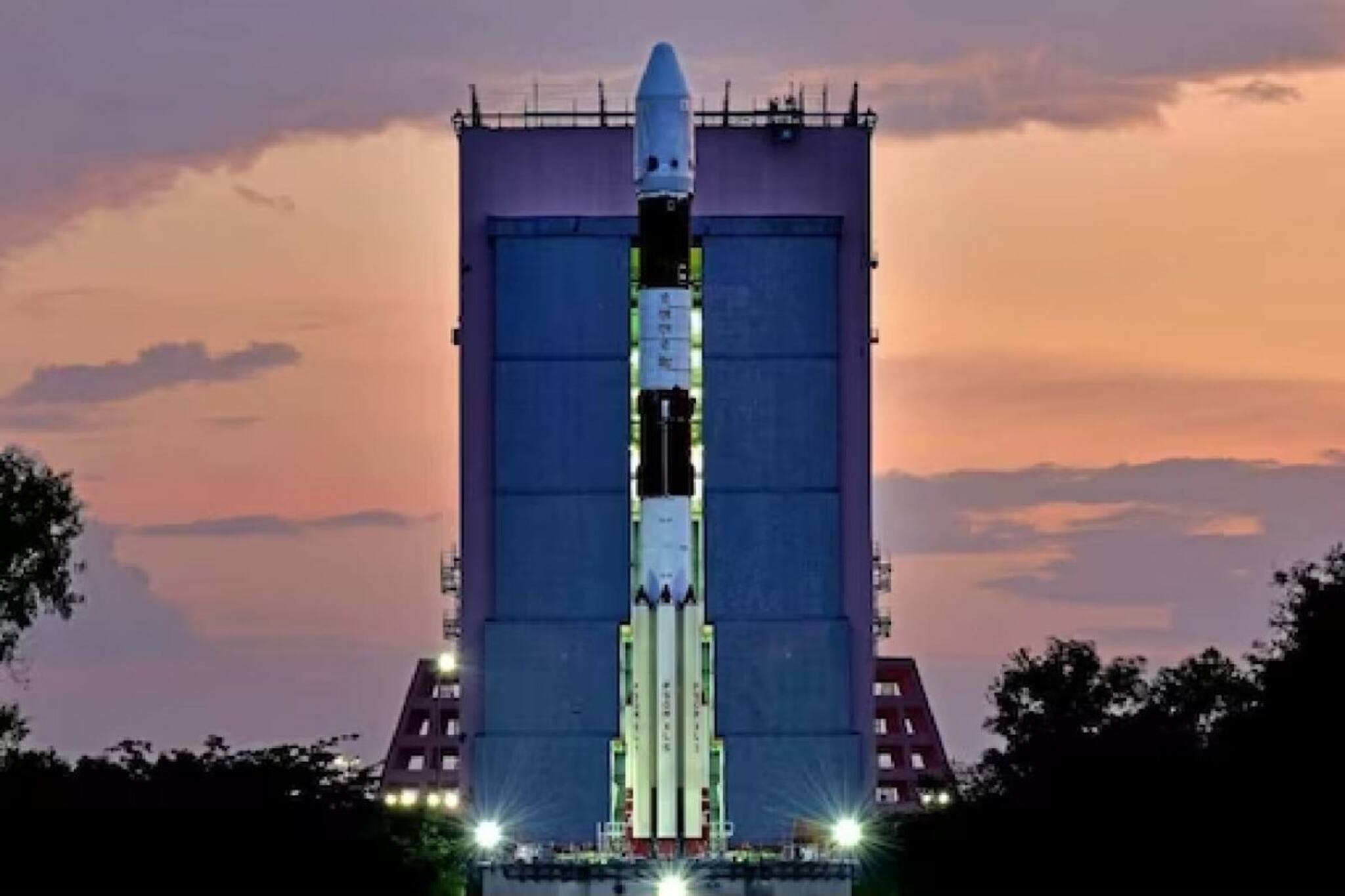 സൂര്യനിലേക്കുള്ള യാത്ര തുടർന്ന് ആദിത്യ L1; ആദ്യ ഭ്രമണപഥം ഉയർത്തൽ വിജയം