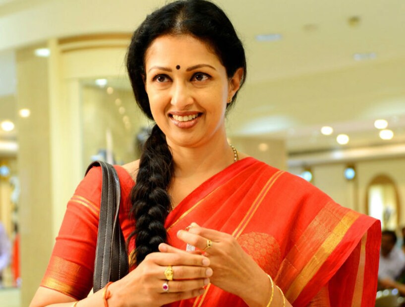  മറ്റൊരു പ്രധാന വിവരം ചിത്രത്തില്‍ പവന്‍ കല്യാണിന്‍റെ അമ്മയുടെ വേഷം ചെയ്യാന്‍ തമിഴ് നടി ഗൗതമി എത്തി എന്നാണ് റിപ്പോര്‍ട്ട്.