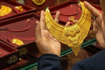 11 ദിവസത്തിന് ശേഷം സ്വർണ വില കുറഞ്ഞു; ഇന്നത്തെ നിരക്കുകൾ അറിയാം 11 ദിവസത്തിന് ശേഷം സ്വർണ വില കുറഞ്ഞു; ഇന്നത്തെ നിരക്കുകൾ അറിയാം