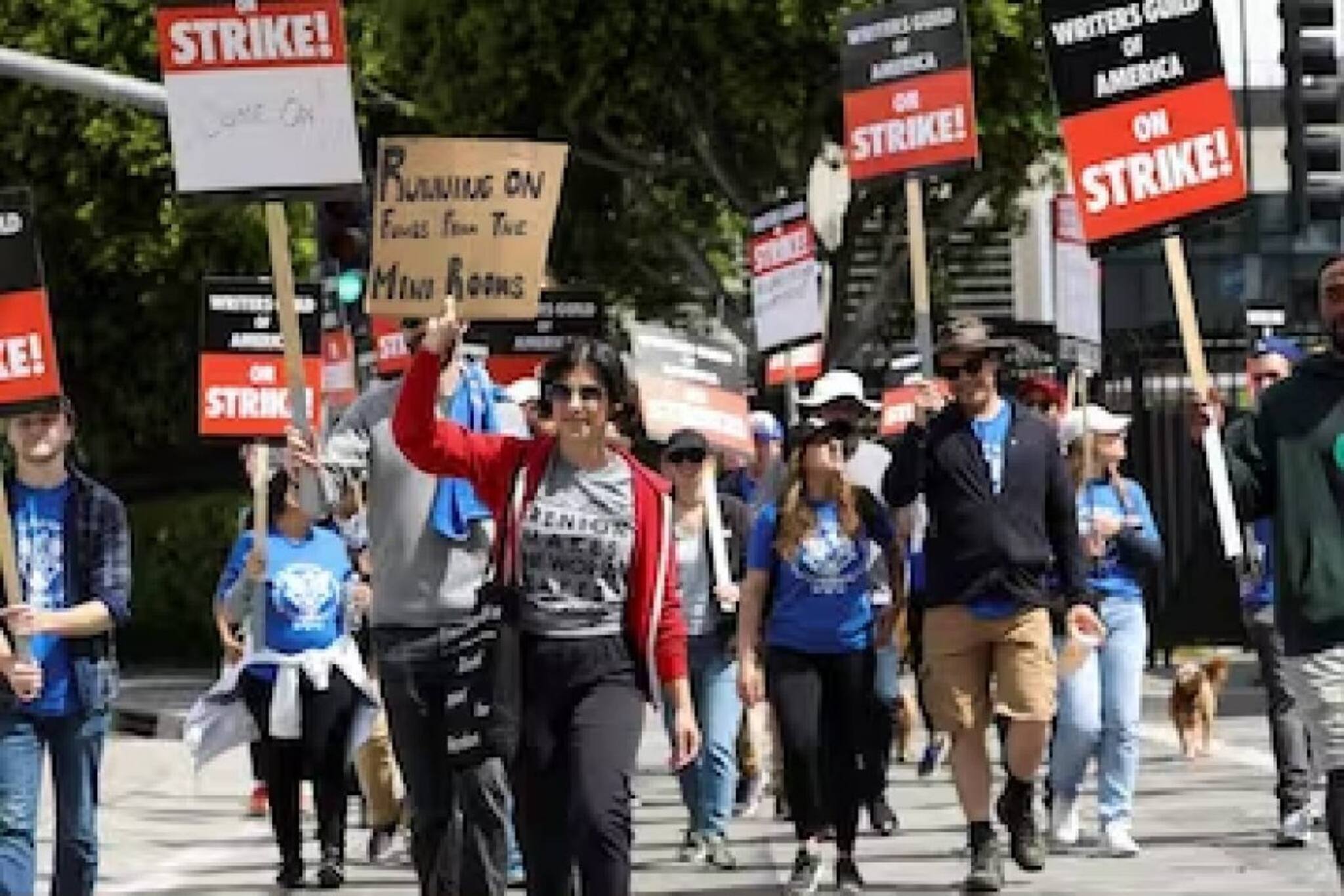 ഹോളിവുഡ് എഴുത്തുകാരുടെ സമരം: സ്റ്റുഡിയോ ഉടമസ്ഥരുമായി വീണ്ടും ചര്‍ച്ച