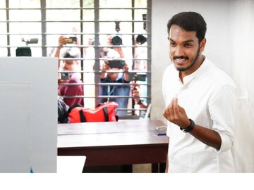 ജെയ്ക്ക് സി തോമസ്