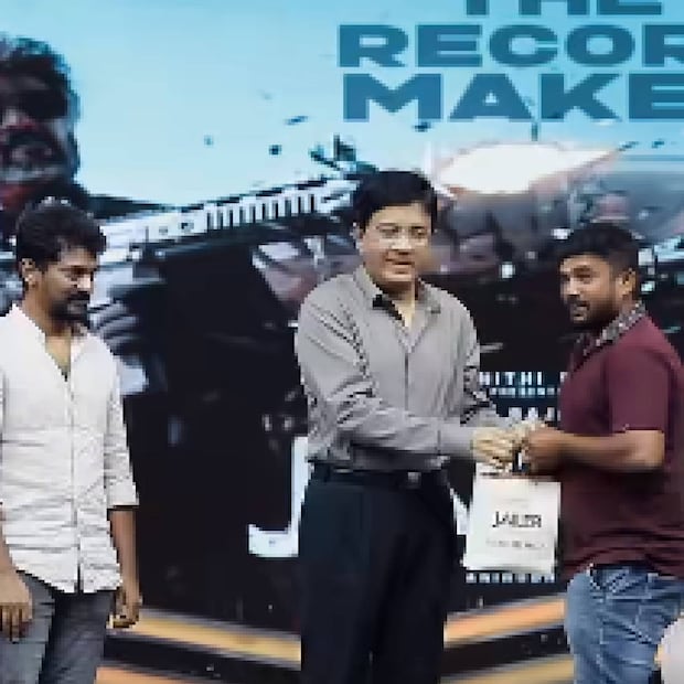  ചിത്രത്തിന്‍റെ നിര്‍മ്മാതാക്കളായ സണ്‍ പിക്ചേര്‍സ് ഇപ്പോഴും അതിൻറെ സന്തോഷം സിനിമ പ്രവർത്തകരുമായി പങ്കുവയ്ക്കുകയാണ്.