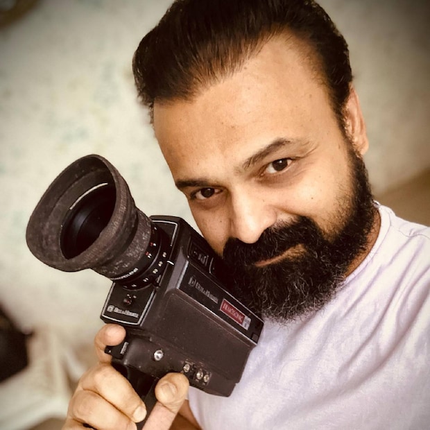  ഇപ്പോഴിതാ അവസാനമായി മരണമാസ് റോളിൽ താരം എത്തുന്ന 'ചാവേർ' എന്ന ചിത്രത്തിനുള്ള കാത്തിരിപ്പിലാണ് ആരാധകർ.