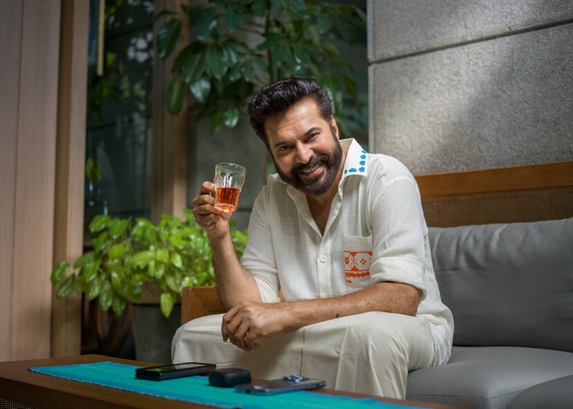  എന്തുകൊണ്ട് ജ്യോതികയോട് അഭിനയിക്കാമോ എന്ന് അഭ്യർത്ഥിച്ചു എന്ന ചോദ്യത്തിനും മമ്മൂട്ടി മറുപടി കൊടുത്തു. 'അഭിനയിക്കാൻ പറ്റുമോ എന്നറിയാനായിരുന്നു എന്ന്. നമ്മൾ ശ്രമിച്ചു, അവർ സമ്മതിച്ചു.ഒരു പോർഷെ പോയി, വന്നു'