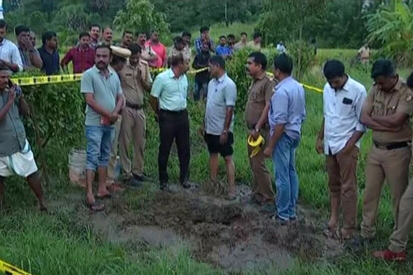  തിങ്കളാഴ്ച പുലർച്ചെയോടെ പൊലീസ് സംഘം ഇവിടെയെത്തിയെന്ന് ഭയന്ന് അഭിനും അജിത്തും ഒരു വശത്തേക്കും സതീഷും ഷിജിത്തും മറ്റൊരു വശത്തേക്കും ഓടി. അഭിനും അജിത്തും വേനോലിയിൽ എത്തിയെങ്കിലും സതീഷിനെയും ഷിജിത്തിനെയും കണ്ടെത്താനായില്ല. ഫോൺ വിളിച്ചപ്പോഴും ലഭിച്ചില്ല. ഇതോടെ ഇരുവരും കസബ പൊലീസ് സ്റ്റേഷനിലെത്തി പരാതി നൽകി. പരാതിയിൽ പൊലീസ് അന്വേഷണം പുരോഗമിക്കുന്നതിനിടെയാണ് മൃതദേഹങ്ങൾ കണ്ടെത്തിയത്.
