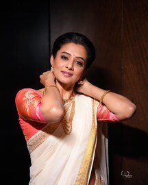 സംവിധായകനും ഡാൻസ് മാസ്റ്ററും പറഞ്ഞത് നടന്നില്ല; പ്രിയ മണിയുടെ കൈപിടിച്ച് ഷാരൂഖ് പറഞ്ഞ വാക്കുകൾ ഓർത്തെടുത്ത് താരം