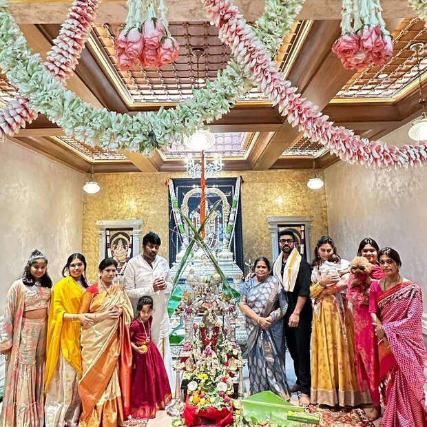  ഇപ്പോഴിതാ മെഗാ സ്റ്റാർ ചിരഞ്ജീവിയുടെ കുടുംബത്തിന്റെ ഗണേഷ് ചതുർത്ഥി ആഘോഷങ്ങളാണ് സമൂഹ മാധ്യമങ്ങളില്‍ വൈറലാക്കുന്നത്.