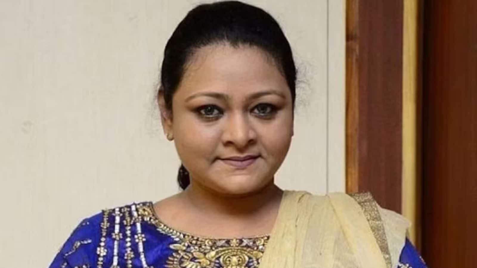 Api Shakeela Shakeela| ബിഗ് ബോസിൽ നിന്ന് നടി ഷക്കീല പുറത്ത്; കാരണമെന്ത്? | - News18 ...