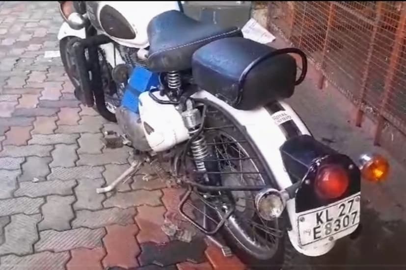  ഗുരുതര പരിക്കേറ്റ അരുണിനെ തിരുവല്ലയിലെ സ്വകാര്യ ആശുപത്രിയിൽ പ്രവേശിപ്പിച്ചു. മരിച്ച ഇരുവരുടെയും മൃതദേഹങ്ങൾ മോർച്ചറിയിലേക്ക് മാറ്റി.