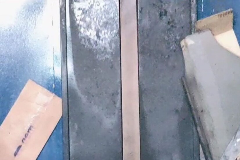  ഭാര്യയെ മറ്റൊരു മുറിയില്‍ പൂട്ടിയിട്ട ശേഷമാണ് ജോണ്‍സന്‍ മകനെയും മരുമകളെയും കൊച്ചുമകനെയും തീ കൊളുത്തിയത്.