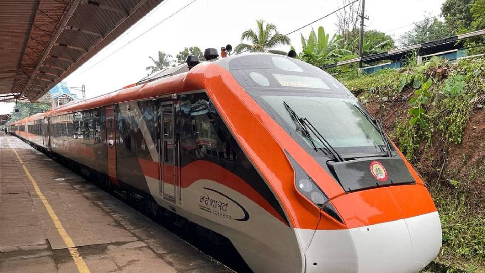 പരമ്പരാഗത റെയിൽവേ കോച്ചുകൾ എങ്ങനെ വന്ദേഭാരത് നിലവാരത്തിലെത്തും?