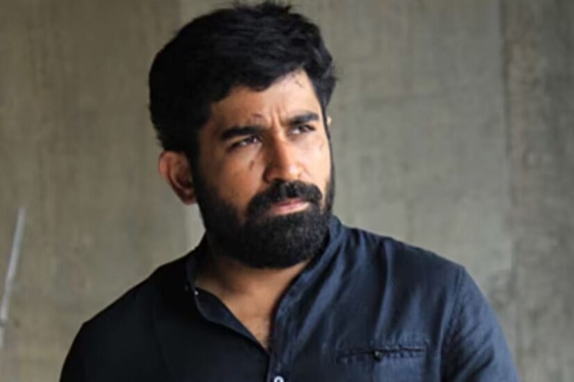  ഉടൻതന്നെ ചെന്നൈയിലെ സ്വകാര്യ ആശുപത്രിയിൽ എത്തിച്ചെങ്കിലും ജീവൻ രക്ഷിക്കാനായില്ല. സംഭവത്തിൽ പൊലീസ് അന്വേഷണം ആരംഭിച്ചു. മാനസിക സമ്മർദം മൂലമാണ് മീര ജീവനൊടുക്കിയതെന്നാണ് വിവരം. ഇതുമായി ബന്ധപ്പെട്ട് ചികിത്സ തേടിയിരുന്നതായും പറയപ്പടുന്നു.