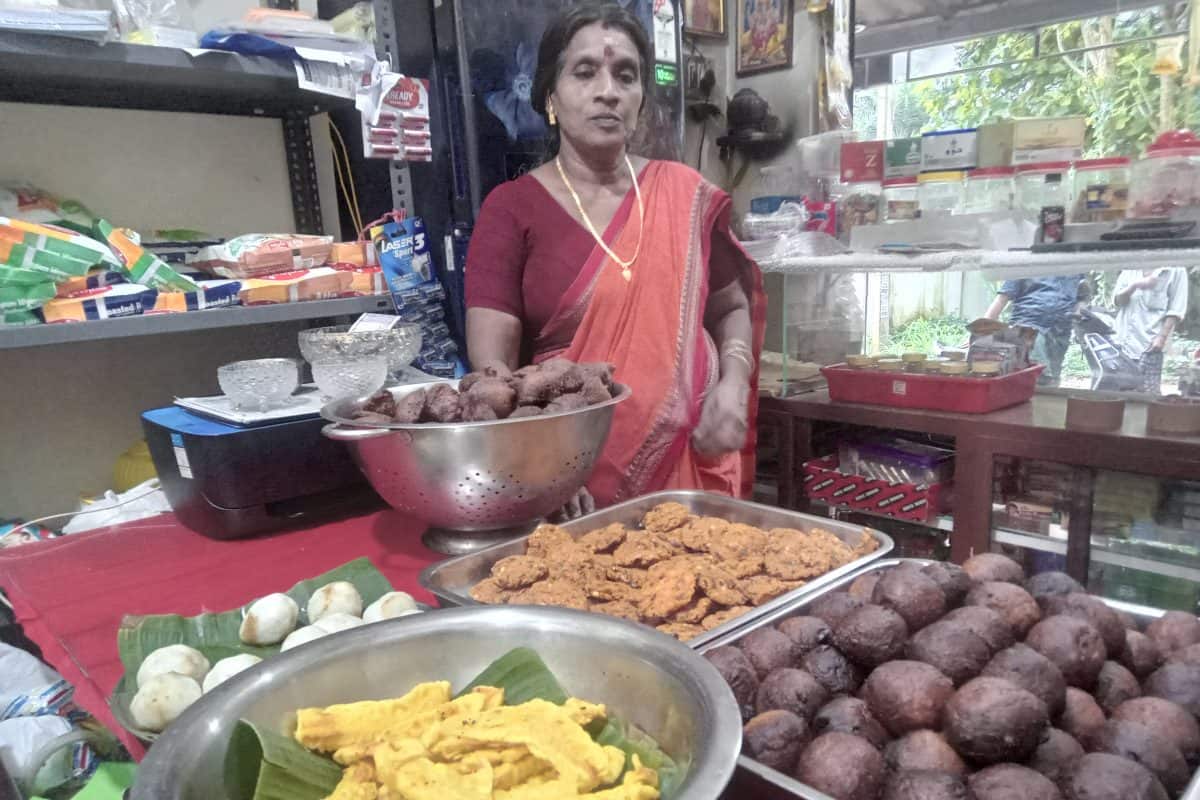 കണിയാന്മലയിലെ റെജി ചേട്ടന്റെ കടയിൽ ചെറുകടിയാണ് താരം