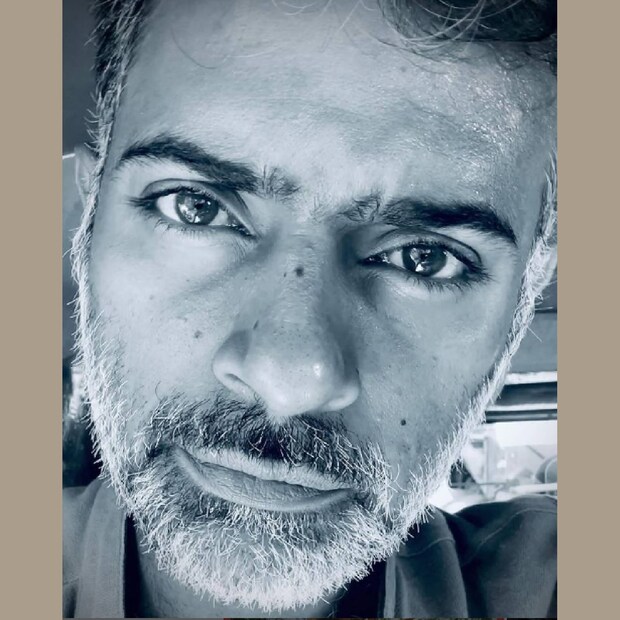  സിനിമാ, തീയേറ്റർ പ്രവർത്തികൾ അവസാനിപ്പിക്കുന്നു എന്ന് പറഞ്ഞുകൊണ്ടാണ് പോസ്റ്റ്. ഏറ്റവും ഒടുവിലത്തെ ചിത്രമായ 'ഗോൾഡ്' അത്യന്തം വിമർശനം നേരിടുകയും ബോക്സ് ഓഫീസിൽ യാതൊരു നേട്ടവും കൈവരിക്കാത്തതുമായ ചിത്രമാണ്. മേക്കിങ്ങിന്റെ പേരിലാണ് വിമർശനങ്ങൾ ഏറെയുമുണ്ടായത്. പുത്രന്റെ പേജിലെ പോസ്റ്റ് ഹാക്കർമാരുടെ പണിയാണോ എന്നും വ്യക്തമല്ല (തുടർന്ന് വായിക്കുക)