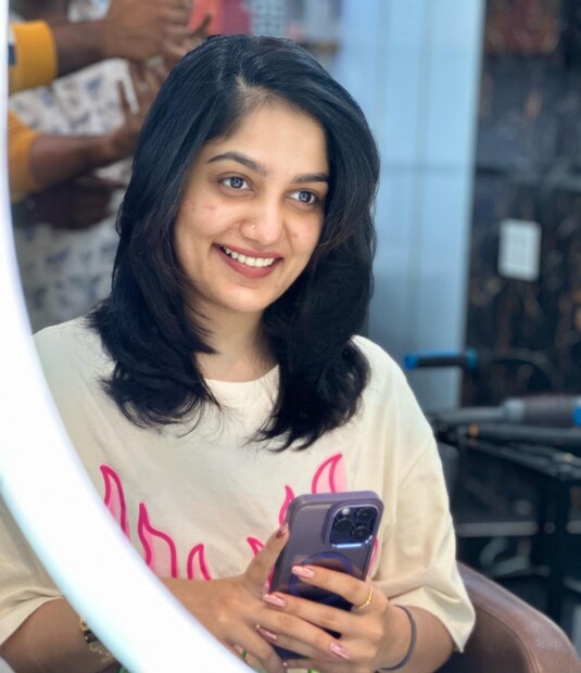  വീഡിയോയ്ക്ക് താഴെ വന്ന ആക്രമണോത്സുകതയുള്ള കമന്റുകൾ എല്ലാത്തിനും സമയം ചിലവിട്ട് ആര്യ മറുപടി കൊടുത്തു. എനിക്കും ഇരിക്കട്ടെ ഒരു മനഃസുഖം എന്നാണ് ആര്യയ്ക്ക് പറയാനുള്ളത്