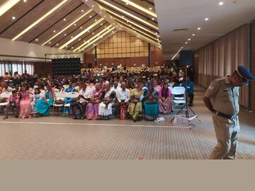 തളിപ്പറമ്പിലെ സമ്മേളന സ്ഥലത്ത് പോലീസ് എത്തിയപ്പോൾ