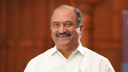 കെ.എന് ബാലഗോപാല് കെ.എന് ബാലഗോപാല്