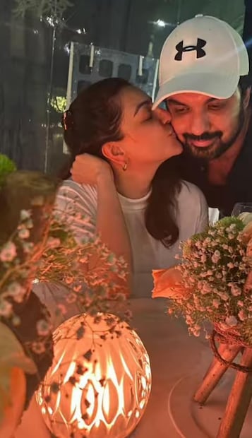  കഴിഞ്ഞ വര്‍ഷമാണ് കാജലിനും ഭര്‍ത്താവ് ഗൗതം കിച്ലുവിനും ആണ്‍കുഞ്ഞ് ജനിച്ചത്. നീല്‍ എന്നാണ് കുഞ്ഞിന്റെ പേര്.