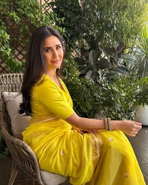 Katrina Kaif | മഞ്ഞ സാരിയിൽ സുന്ദരിയായി കത്രീന; കമന്റുമായി ബോളിവുഡ് താരങ്ങൾ Katrina Kaif | മഞ്ഞ സാരിയിൽ സുന്ദരിയായി കത്രീന; കമന്റുമായി ബോളിവുഡ് താരങ്ങൾ