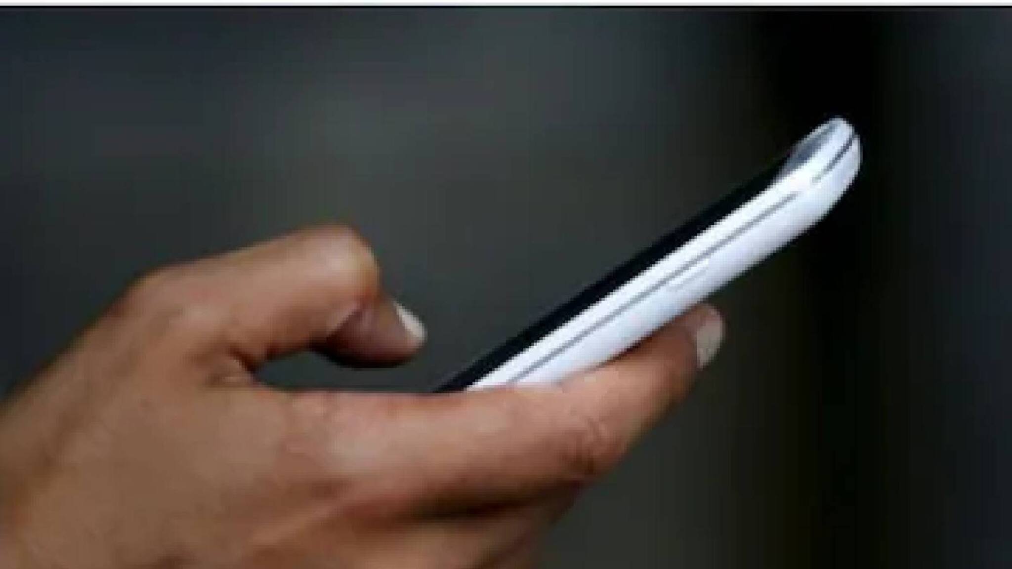 ഒന്ന് സൂക്ഷിച്ചു നോക്കിയേ! സ്മാര്‍ട്ട് ഫോണ്‍ ഉപയോഗം നിങ്ങളുടെ ചെറുവിരലിന്റെ ഷേപ്പ് മാറ്റിയിട്ടുണ്ടോ?