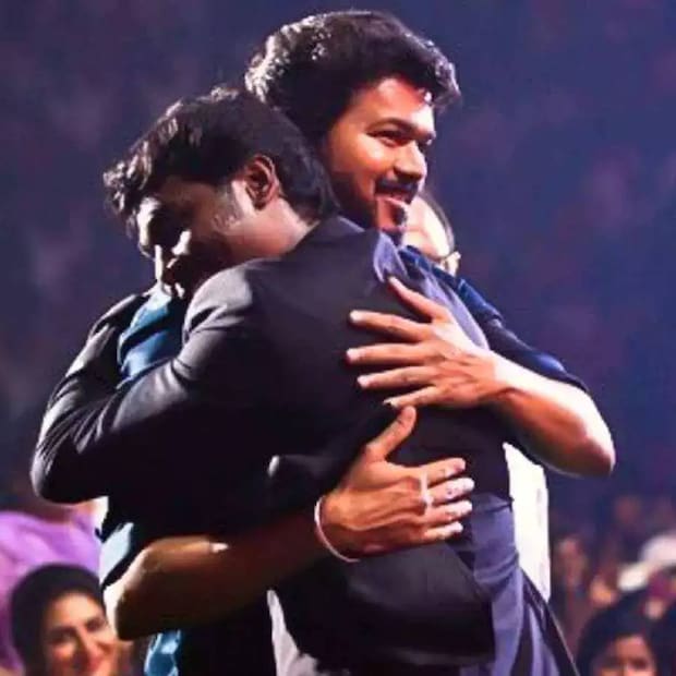  അടുത്തിടെ ഇന്ത്യടുഡേ കോണ്‍ക്സേവില്‍ പങ്കെടുത്ത് സംസാരിക്കുന്നതിനിടെയിലാണ് അറ്റ്ലിയുടെ മറുപടി. ദളപതി വിജയ് എനിക്ക് ഭാര്യയെപ്പോലെയാണ്, അതേ സമയം ഷാരൂഖ് എനിക്ക് അമ്മയെപ്പോലെയും.