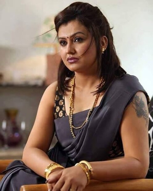  ഗ്ലാമറസ് നടിയെന്ന ലേബലിൽ അറിയപ്പെടുന്ന സോന ഒരു സംരംഭക കൂടിയാണ്, കൂടാതെ ഉടൻ തന്നെ സംവിധായകനായി അരങ്ങേറ്റം കുറിക്കാൻ തയാറെടുക്കുകയാണ്.