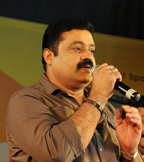  നിരപരാധികള്‍ ശിക്ഷിക്കപ്പെടുന്ന ഒരു സമൂഹത്തിലാണ് നമ്മള്‍ ജീവിക്കുന്നതെന്ന് സുരേഷ് ഗോപി പറഞ്ഞു ആളുമാറി കസ്റ്റഡിയിലെടുത്തു കൊണ്ടുപോകുന്ന ആളുകള്‍ കസ്റ്റഡിയില്‍ കൊല്ലപ്പെട്ട സംഭവങ്ങളും ഉണ്ടാകുന്നതായി അദ്ദേഹം ചൂണ്ടിക്കാട്ടി. ഇത്തരം വിഷയങ്ങള്‍ സമൂഹത്തില്‍ ചര്‍ച്ച ചെയ്യപ്പെടണമെന്നാണ് ഈ സിനിമ പറഞ്ഞുവെക്കുന്നതെന്നും സുരേഷ് ഗോപി കൂട്ടിച്ചേര്‍ത്തു.