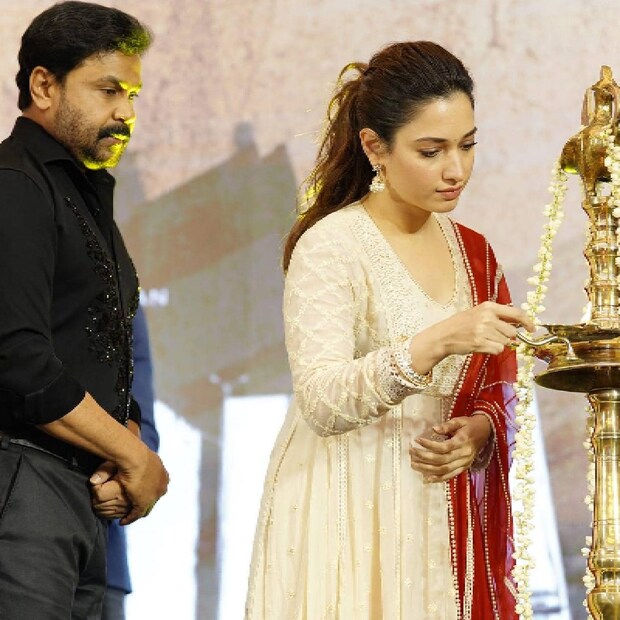  ചിത്രത്തിൽ തമന്നയും ദിലീപും കൂടിയുള്ള ഒരു ഡാൻസ് ഉൾപ്പെട്ടിട്ടുണ്ട്. കാവാല പ്രശസ്തമായ സമയത്താണ് അത്തരത്തിൽ മറ്റൊരു ഡാൻസ് രംഗം നടിയിൽ നിന്നും വരിക. കഴിഞ്ഞ ദിവസം ഇതേക്കുറിച്ച് ദിലീപും പരാമർശം നടത്തിയിരുന്നു (തുടർന്ന് വായിക്കുക)