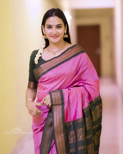  ചോറ്റാനിക്കര ദേവീക്ഷേത്രത്തിലെ നവരാത്രി ആഘോഷ പരിപാടിയിലും അദിതി രവി പങ്കെടുത്തിരുന്നു(photo credits : Madhu_keerikkatt_photography)