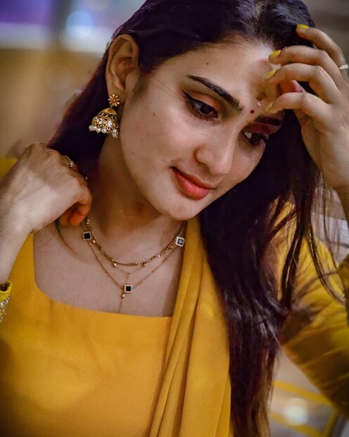  നവരാത്രി ദിനങ്ങള്‍ ആഘോഷമാക്കി ചലച്ചിത്ര താരം അതിഥി രവി. പ്രധാന ക്ഷേത്രങ്ങളില്‍ ദര്‍ശനം നടത്തിയാണ് നടി തന്‍റെ നവരാത്രിക്കാലം ആഘോഷിച്ചത് (photo credits : Rahul Thankachan)