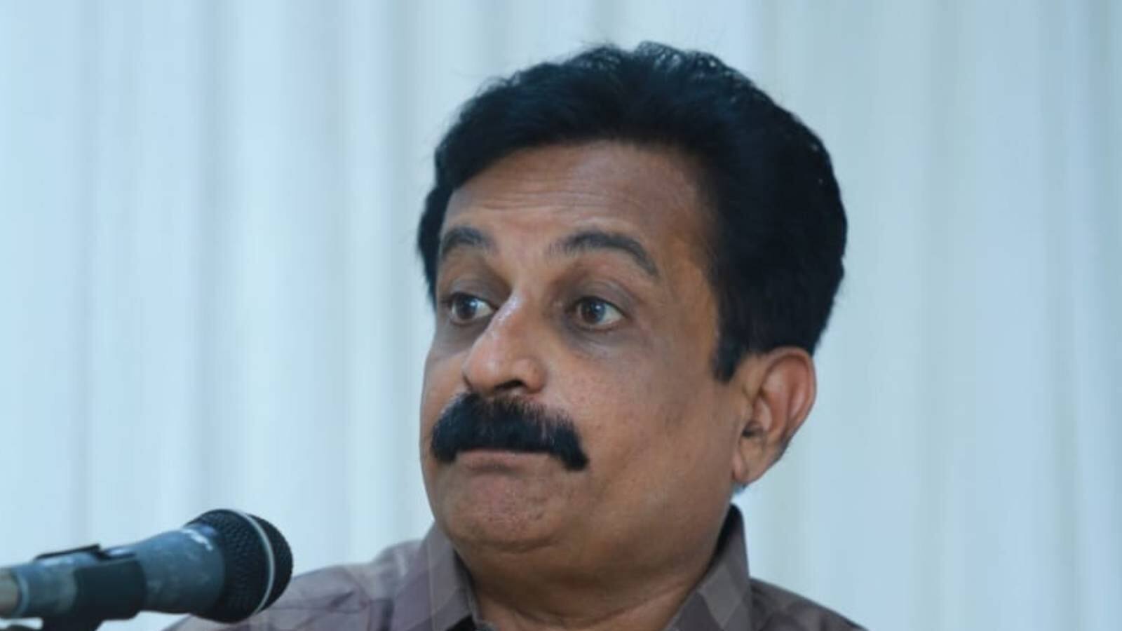 Drb Rajith Kumar ബിഗ് ബോസ് താരം ഡോ. രജിത് കുമാറിനെയും ഒപ്പമുണ്ടായിരുന്ന ആളെയും തെരുവുനായ ...