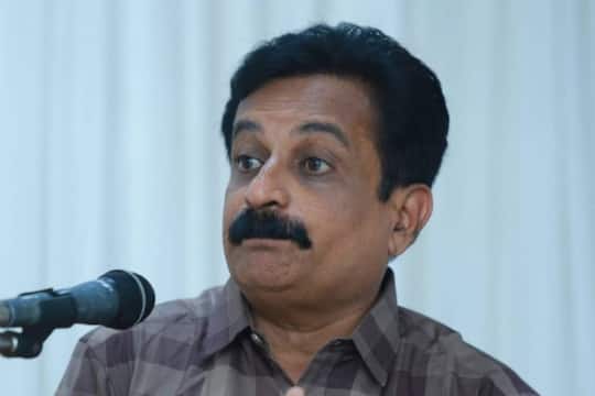 ബിഗ് ബോസ് താരം ഡോ. രജിത് കുമാറിനേയും സുഹൃത്തിനെയും തെരുവുനായ ആക്രമിച്ചു