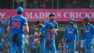 രണ്ട് ഓവറിനിടെ 3 പ്രധാന ബാറ്റർമാരെ പുറത്താക്കിയ രവീന്ദ്ര ജഡേജയാണ് ഓസീസിനെ തകർത്തത്
രണ്ട് ഓവറിനിടെ 3 പ്രധാന ബാറ്റർമാരെ പുറത്താക്കിയ രവീന്ദ്ര ജഡേജയാണ് ഓസീസിനെ തകർത്തത്