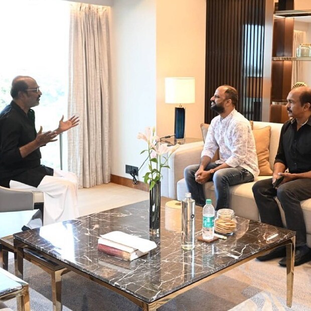  രജനികാന്തിനെ സന്ദർശിക്കാൻ എത്തിയ ജൂഡ് ആന്തണിയോടൊപ്പം 2018 സിനിമയുടെ നിർമാതാക്കളായ വേണു കുന്നപ്പള്ളിയും ആന്റോ ജോസഫും എത്തിയിരുന്നു. തലൈവർ 170 എന്ന ചിത്രത്തിന്റെ ഷൂട്ടിങ്ങിനായി തിരുവനന്തപുരത്ത് എത്തിയ താരത്തെ കാണാൻ നിരവധി പേരാണ് എത്തുന്നത്.