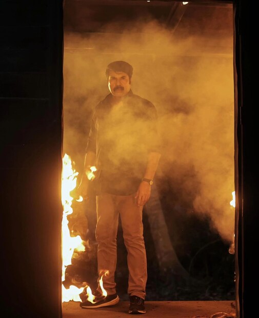  കണ്ണൂർ സ്‌ക്വാഡ് അംഗങ്ങളോടൊപ്പം ചിത്രത്തിന്റെ ഡയറക്ടർ റോബി ഡേവിഡ് രാജ്, തിരക്കഥാകൃത്തുക്കളായ റോണി, ഷാഫി, സിനിമാട്ടോഗ്രാഫർ റാഹിൽ, നടന്മാരായ ശബരീഷ്,റോണി, ദീപക് പറമ്പൊൾ, ധ്രുവൻ, ഷെബിൻ തുടങ്ങിയവരും കണ്ണൂർ സ്‌ക്വാഡിലെ അംഗങ്ങൾക്കൊപ്പം തീയേറ്ററിലെത്തി.