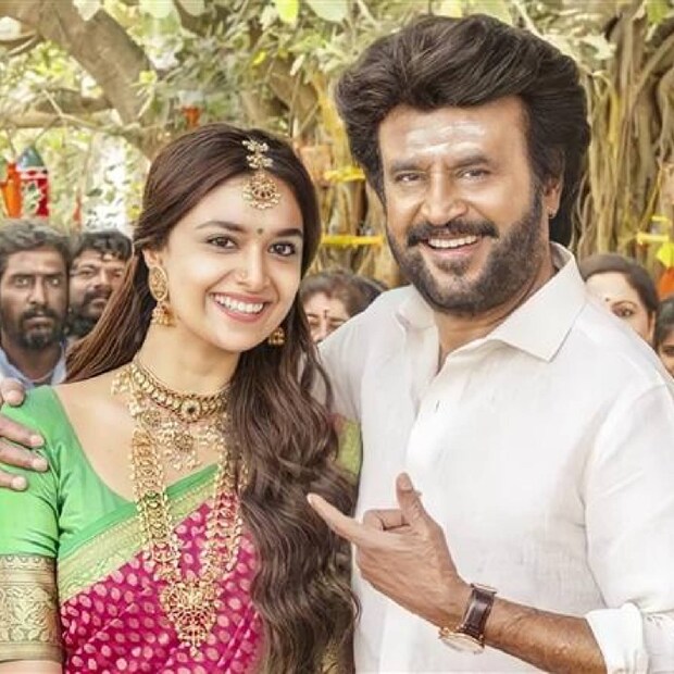 രജനികാന്തിന്റെ 'അണ്ണാത്തെ'ക്ക് വേണ്ടിയാണ് ബ്രഹ്മാണ്ഡ ചിത്രത്തോട് കീർത്തി നോ പറഞ്ഞത്. ഇതിൽ രജനികാന്തിന്റെ അനുജത്തിയുടെ റോളായിരുന്നു കീർത്തിക്ക്