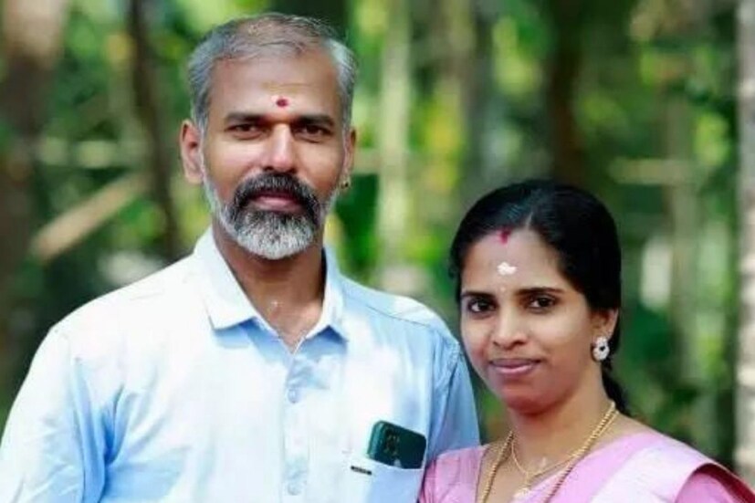  അപകടത്തില്‍ മറ്റൊരു ബൈക്ക് യാത്രികനും ബസിലെ 5 യാത്രക്കാര്‍ക്കും പരിക്കേറ്റിട്ടുണ്ട്. ഇവര്‍ ആശുപത്രിയില്‍ ചികിത്സതേടി.