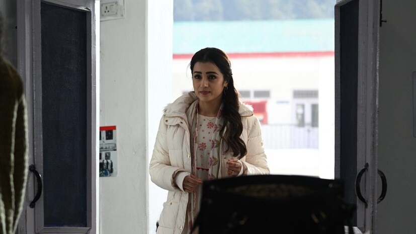  ശ്രീ ഗോകുലം മൂവിസിന് വേണ്ടി ഗോകുലം ഗോപാലൻ ആണ് കേരളത്തിലെ വിതരണാവകാശം സ്വന്തമാക്കിയത്. ഡ്രീം ബിഗ് ഫിലിംസാണ് കേരളത്തിലെ ഡിസ്ട്രിബൂഷൻ പാർട്ട്നർ.