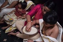 വിജയദശമി ദിനത്തിൽ ആദ്യക്ഷരം കുറിക്കാൻ കുരുന്നുകൾ; ക്ഷേത്രങ്ങളിലും എഴുത്തിനിരുത്ത് കേന്ദ്രങ്ങളിലും വൻ തിരക്ക്