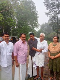 നാലു തവണ നെഹ്‌റു ട്രോഫി നേടിയ പള്ളാത്തുരുത്തി ബോട്ട് ക്ലബ്ബിന്റെ പരിശീലകന് ജന്മനാട്ടിൽ ഗുരുക്കന്മാരുടെ ആദരം