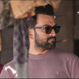 Prithviraj | സുപ്രിയയും അല്ലിയും കൂടെയില്ല; സെറ്റിലെ തണുപ്പത്ത് പൃഥ്വിരാജിന് ലളിതമായ പിറന്നാൾ ആഘോഷം